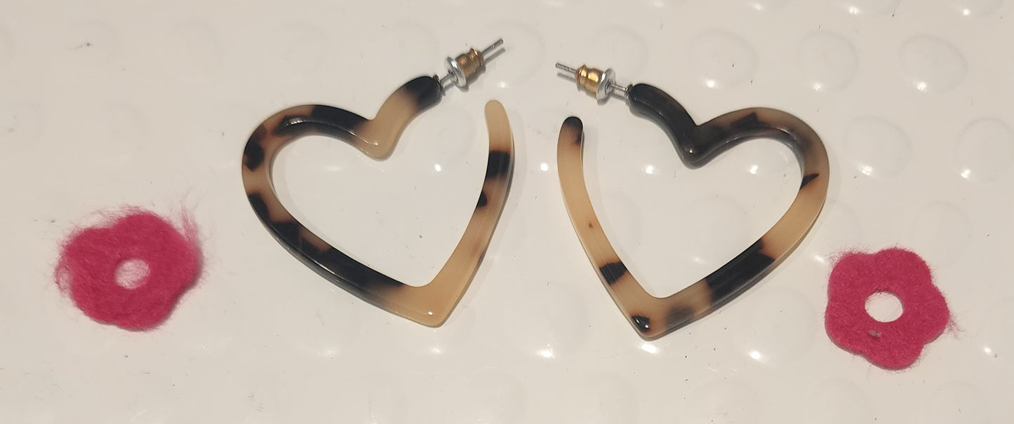 "Lonnie" Heart Earrings